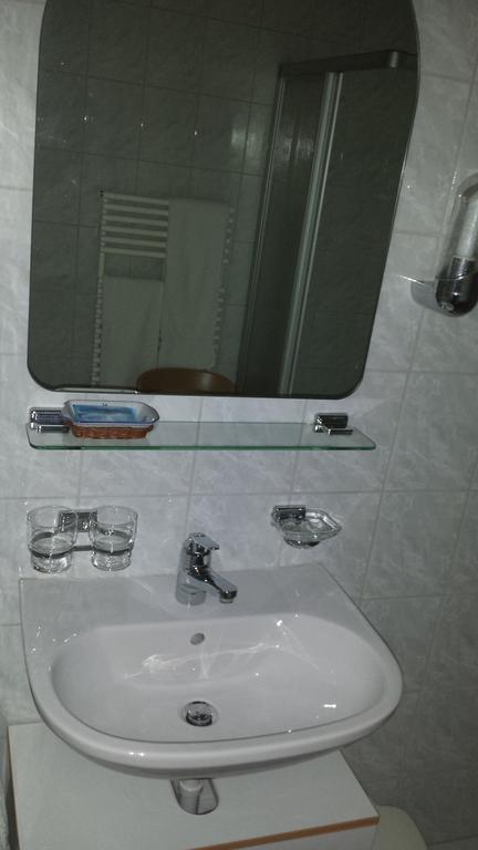 Hotel Gastwirtschaft Hornbach-Pinte Wasen Habitación foto